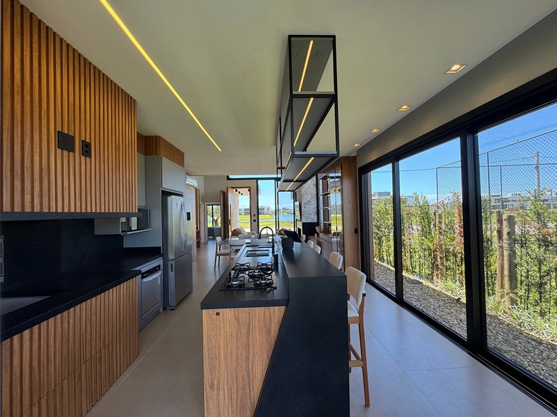 Casa com projeto único em excelente localização, no Condomínio Amare. : 14ª foto da galeria de imagens do imóvel