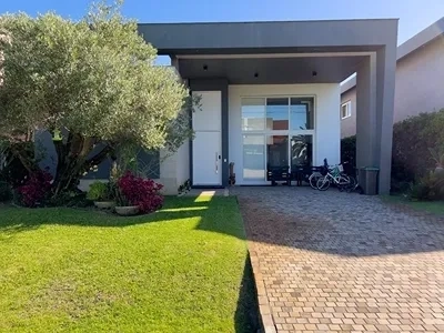 Linda casa térrea com vista para o lago no Condomínio Enseada.: 21ª foto da galeria de imagens do imóvel