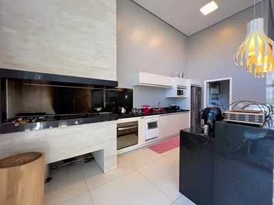 Linda casa térrea com vista para o lago no Condomínio Enseada.: 6ª foto da galeria de imagens do imóvel