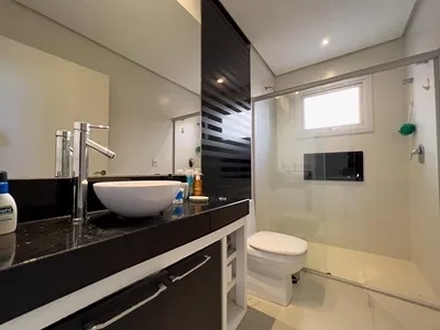 Linda casa térrea com vista para o lago no Condomínio Enseada.: 7ª foto da galeria de imagens do imóvel