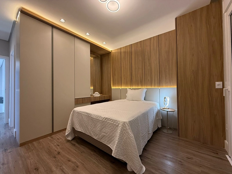 Sobrado beira lago, com projeto único, mobilada e decorado.: 28ª foto da galeria de imagens do imóvel