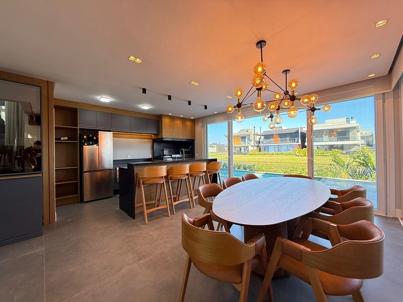 Sobrado beira lago, com projeto único, mobilada e decorado.: 10ª foto da galeria de imagens do imóvel