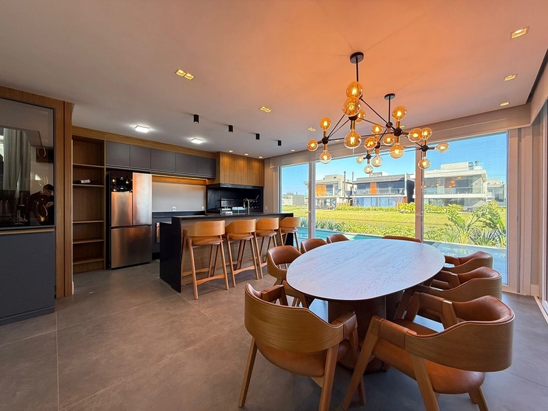 Sobrado beira lago, com projeto único, mobilada e decorado.: 13ª foto da galeria de imagens do imóvel