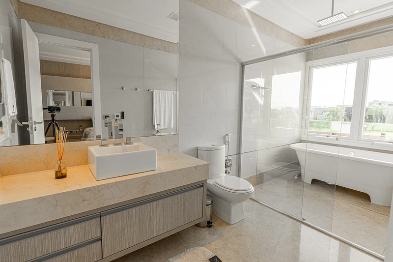 Mansão com 02 terrenos na beira do lago no condomínio Enseada: 6ª foto da galeria de imagens do imóvel