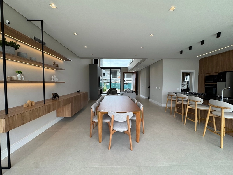 Sobrado com arquitetura uníca, no Condiminio Zen em Xangri-Lá.: 4ª foto da galeria de imagens do imóvel