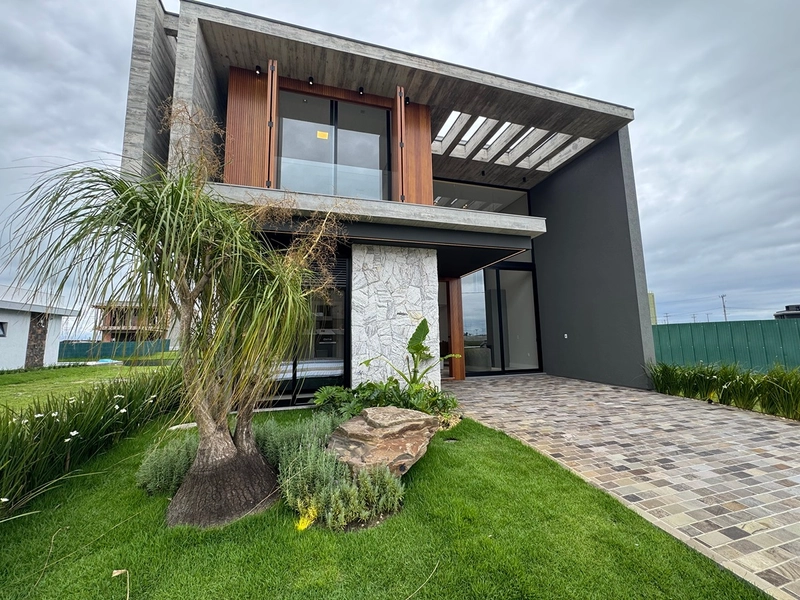 Sobrado com arquitetura uníca, no Condiminio Zen em Xangri-Lá.: 1ª foto da galeria de imagens do imóvel