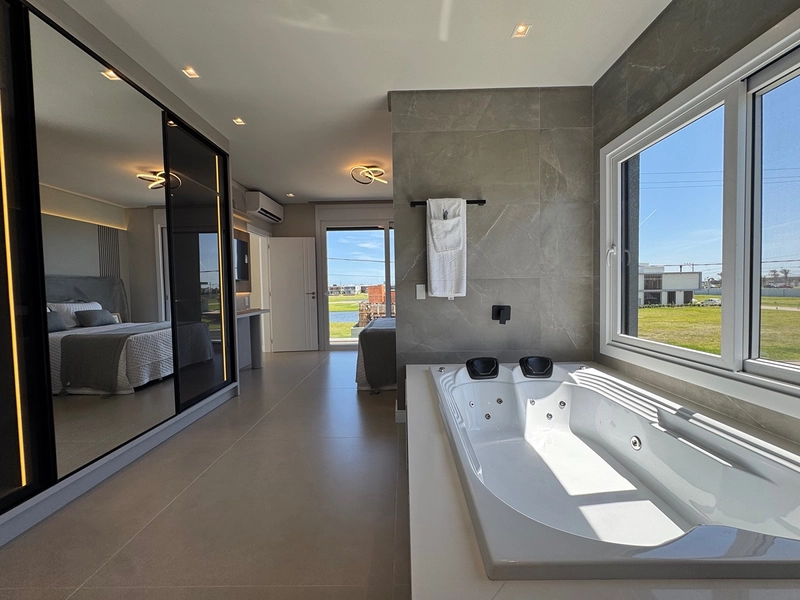 Sobrado de projeto diferenciado, com altíssimo padrão construtivo. : 25ª foto da galeria de imagens do imóvel