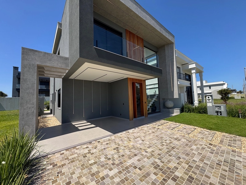 Sobrado de projeto diferenciado, com altíssimo padrão construtivo. : 3ª foto da galeria de imagens do imóvel