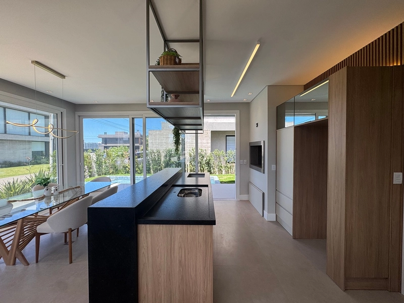 Sobrado com arquitetura uníca, condomínio no centro de Xangri-Lá: 13ª foto da galeria de imagens do imóvel