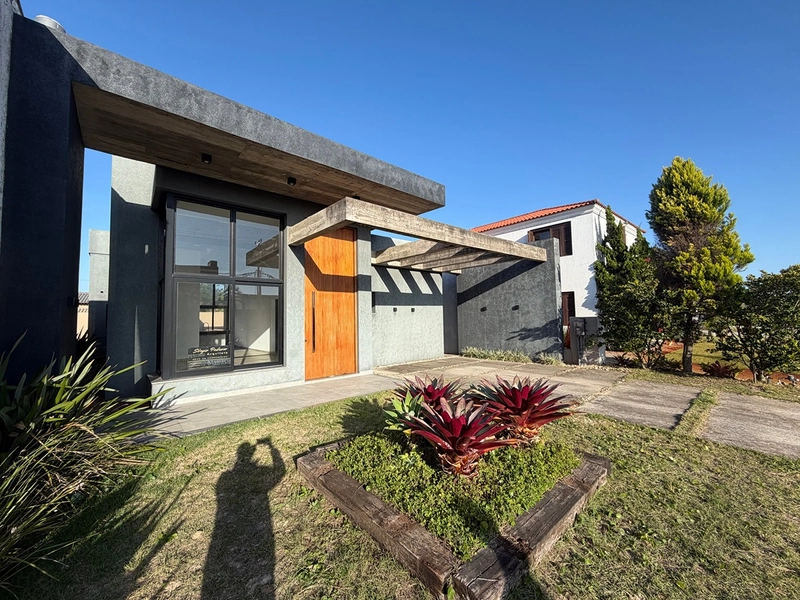 Excelente Casa, no Condomínio Riviera: 3ª foto da galeria de imagens do imóvel