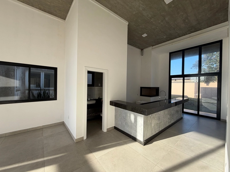 Excelente Casa, no Condomínio Riviera: 5ª foto da galeria de imagens do imóvel