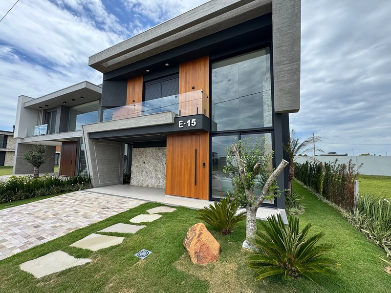 Sobrado mobiliado e decorado, em um dos melhores condomínios do Litoral.: 3ª foto da galeria de imagens do imóvel