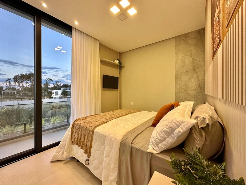 Sobrado padrão AAA beira lago de esquina no condomínio Malibu, condomínio fechado próximo a divisa com Atlântida em Xangri-Lá.: 14ª foto da galeria de imagens do imóvel