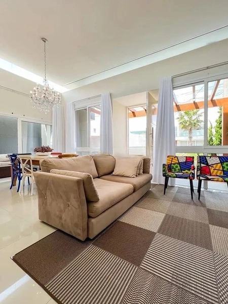 Excelente Casa, no Condomínio Las Palmas: 6ª foto da galeria de imagens do imóvel