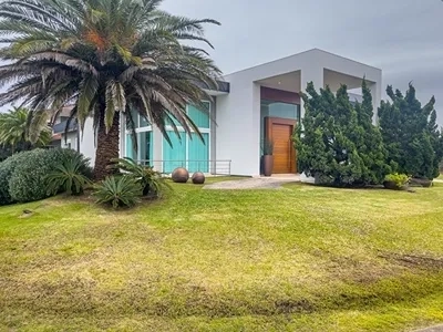 Excelente sobrado na beira lago no Condomínio Enseada.: 6ª foto da galeria de imagens do imóvel