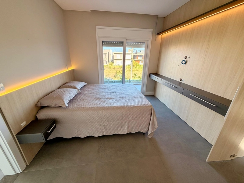 Sobrado com arquitetura uníca em Condomínio Beira Mar : 21ª foto da galeria de imagens do imóvel