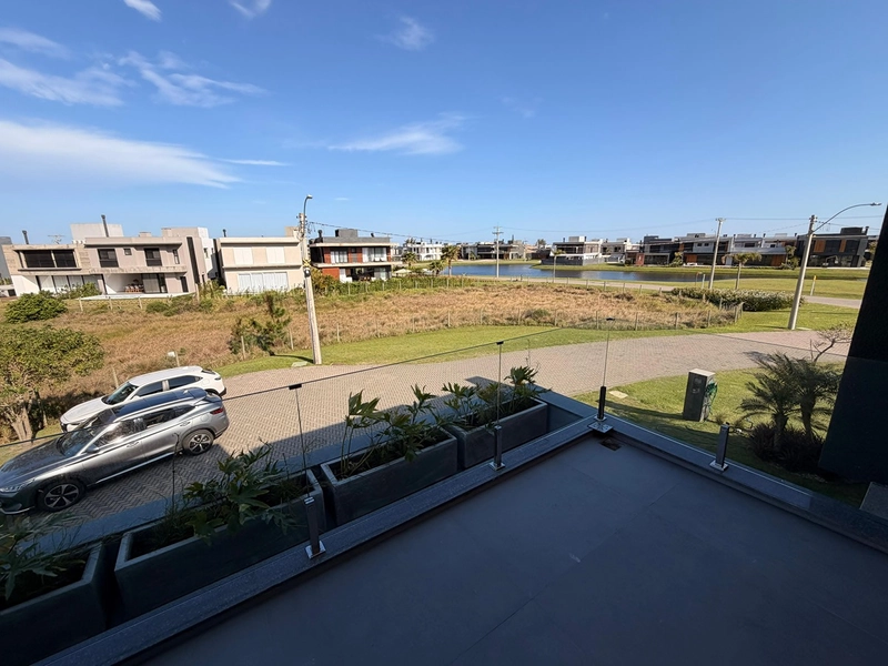 Sobrado com arquitetura uníca em Condomínio Beira Mar : 26ª foto da galeria de imagens do imóvel