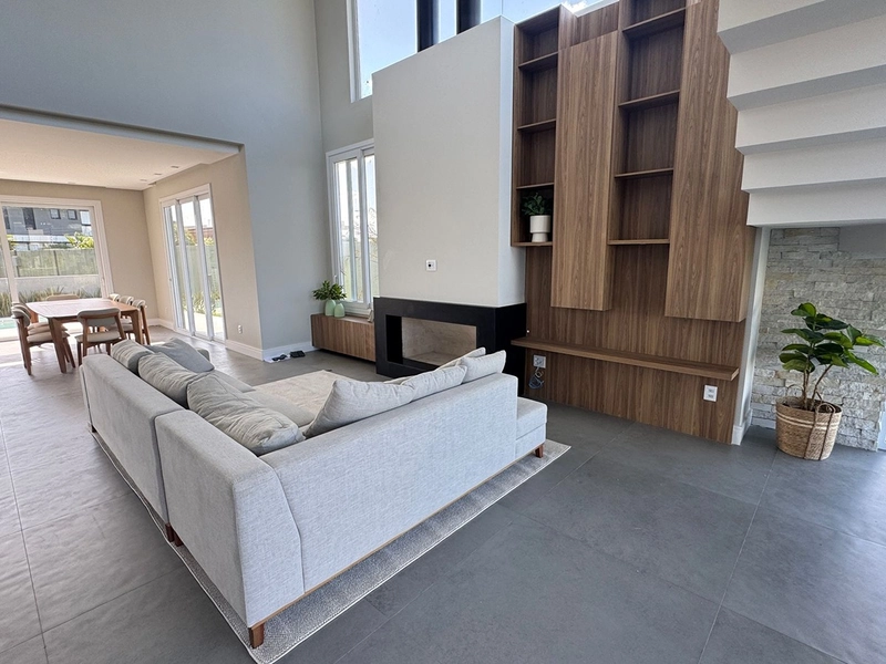 Sobrado com arquitetura uníca em Condomínio Beira Mar : 8ª foto da galeria de imagens do imóvel