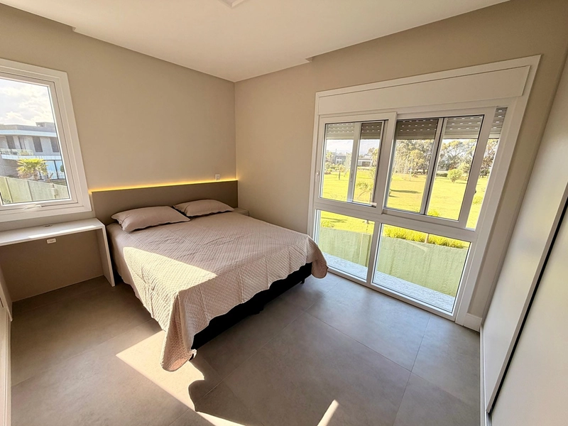 Sobrado com arquitetura uníca em Condomínio Beira Mar : 13ª foto da galeria de imagens do imóvel