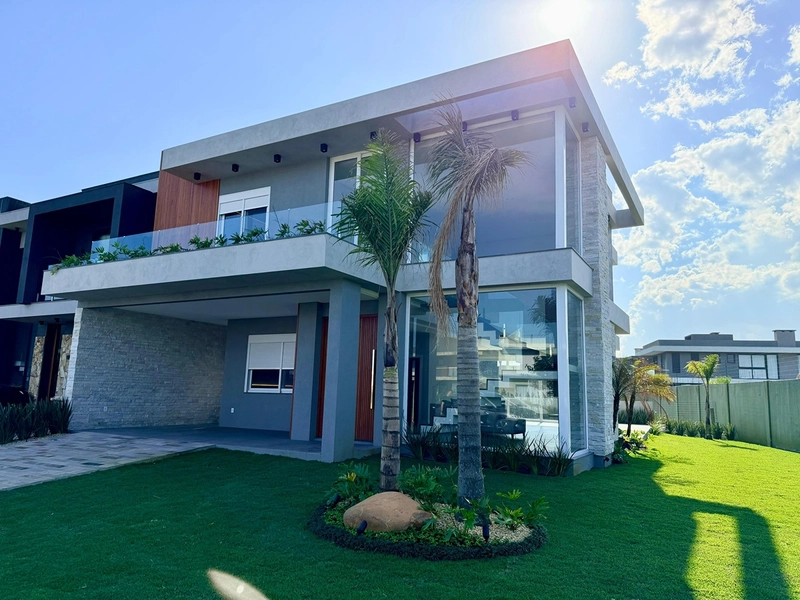 Sobrado com arquitetura uníca em Condomínio Beira Mar : 3ª foto da galeria de imagens do imóvel