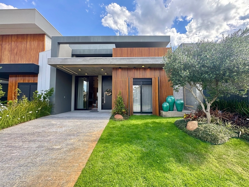 Excelente Casa em uma Localização privilegiada no condomínio, próximo a infraestrutura de esporte: 1ª foto da galeria de imagens do imóvel