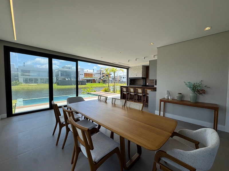 Sobrado beira Lago, com excelente padrão construtivo: 19ª foto da galeria de imagens do imóvel