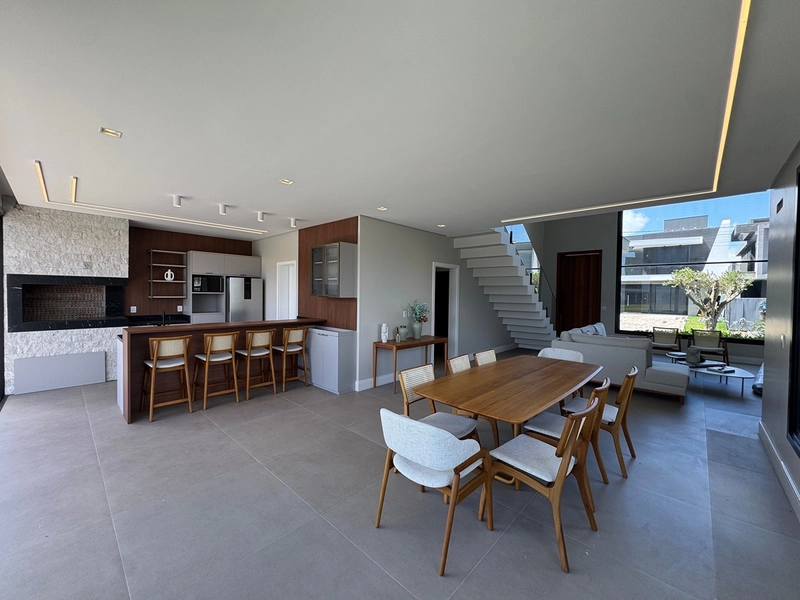 Sobrado beira Lago, com excelente padrão construtivo: 13ª foto da galeria de imagens do imóvel