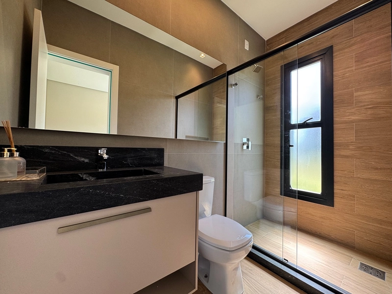 Sobrado beira Lago, com excelente padrão construtivo: 4ª foto da galeria de imagens do imóvel