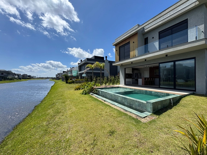 Sobrado beira Lago, com excelente padrão construtivo: 9ª foto da galeria de imagens do imóvel