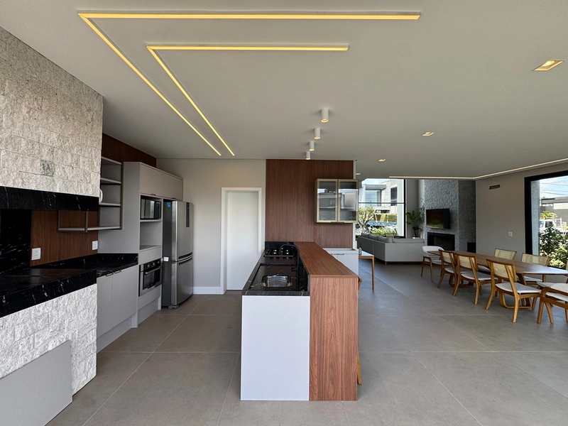 Sobrado beira Lago, com excelente padrão construtivo: 14ª foto da galeria de imagens do imóvel