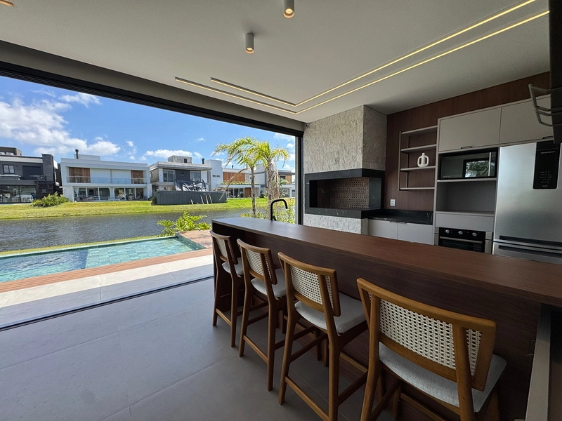 Sobrado beira Lago, com excelente padrão construtivo: 12ª foto da galeria de imagens do imóvel