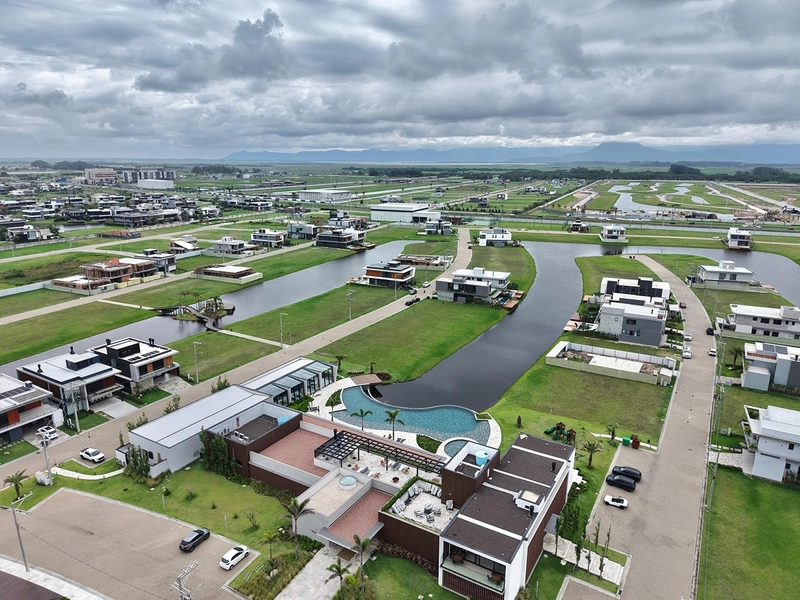 Sobrado de projeto diferenciado, com altíssimo padrão construtivo, beira lago.. : 60ª foto da galeria de imagens do imóvel