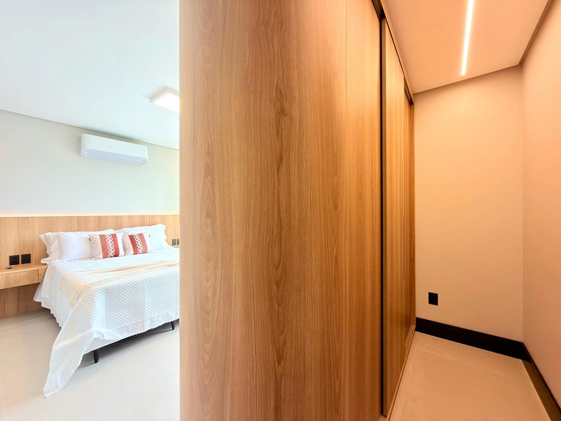 Sobrado de projeto diferenciado, com altíssimo padrão construtivo, beira lago.. : 51ª foto da galeria de imagens do imóvel