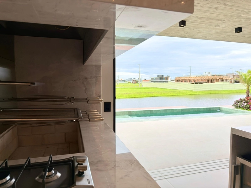 Sobrado de projeto diferenciado, com altíssimo padrão construtivo, beira lago.. : 22ª foto da galeria de imagens do imóvel