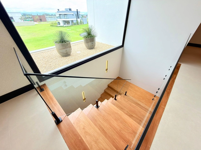 Sobrado de projeto diferenciado, com altíssimo padrão construtivo, beira lago.. : 45ª foto da galeria de imagens do imóvel