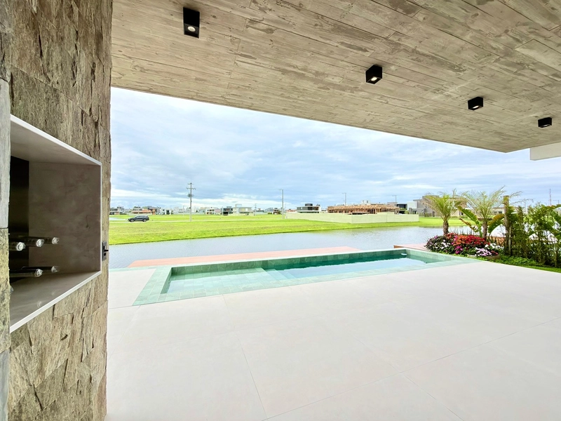 Sobrado de projeto diferenciado, com altíssimo padrão construtivo, beira lago.. : 20ª foto da galeria de imagens do imóvel