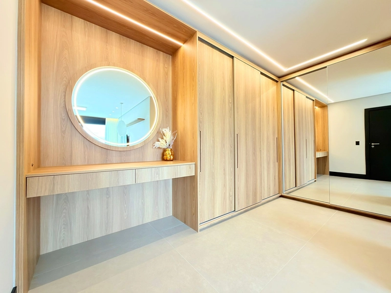 Sobrado de projeto diferenciado, com altíssimo padrão construtivo, beira lago.. : 38ª foto da galeria de imagens do imóvel