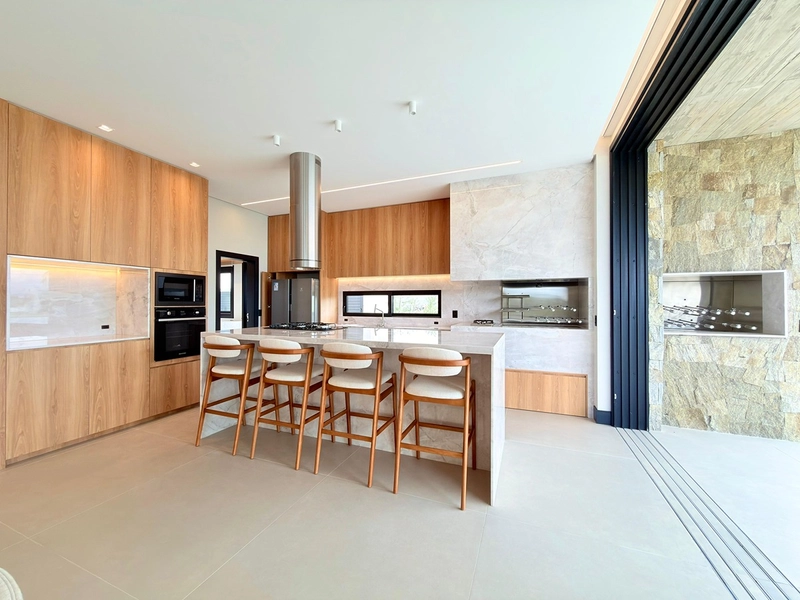 Sobrado de projeto diferenciado, com altíssimo padrão construtivo, beira lago.. : 16ª foto da galeria de imagens do imóvel