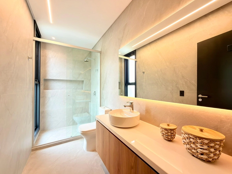 Sobrado de projeto diferenciado, com altíssimo padrão construtivo, beira lago.. : 48ª foto da galeria de imagens do imóvel