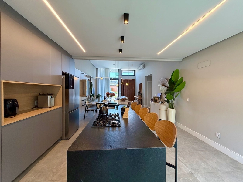 Casa em Condomínio, para você aproveitar uma infraestrutura completa, no centro de Xangri-Lá : 15ª foto da galeria de imagens do imóvel