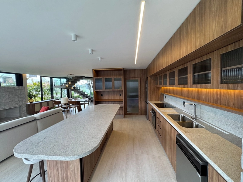 Casa com projeto único em excelente localização, no Condomínio Amare. : 25ª foto da galeria de imagens do imóvel