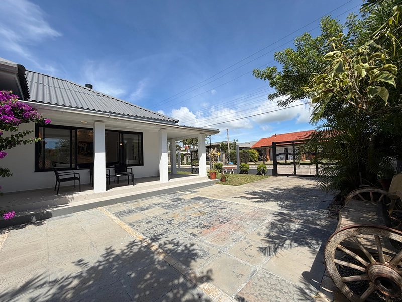 Linda Casa em Atlantida, Localização mais nobre do litoral  : 1ª foto da galeria de imagens do imóvel