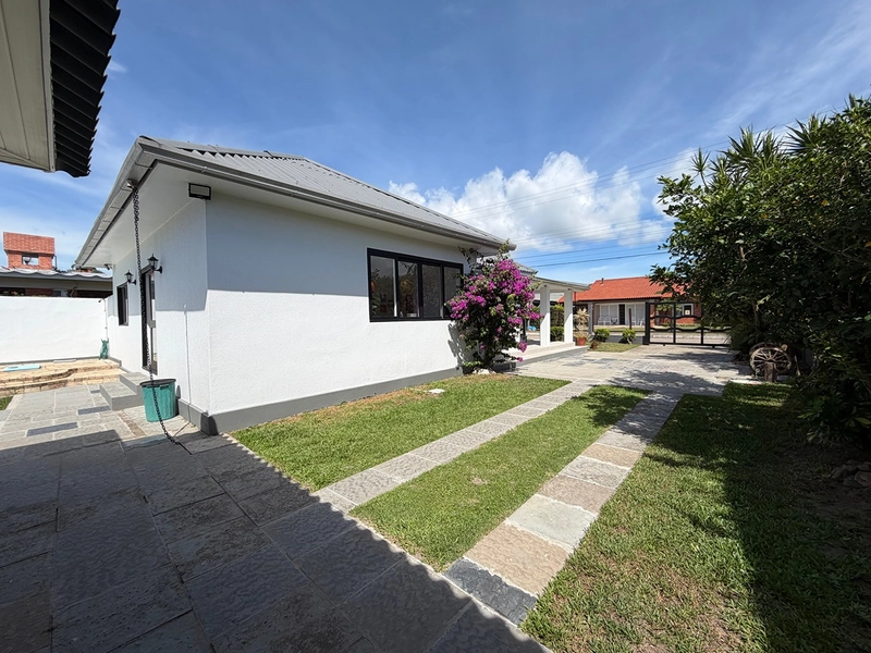 Linda Casa em Atlantida, Localização mais nobre do litoral  : 9ª foto da galeria de imagens do imóvel