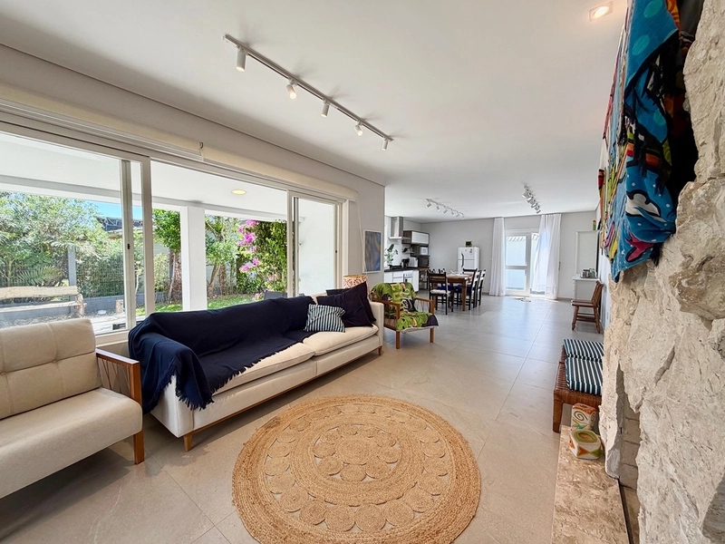 Linda Casa em Atlantida, Localização mais nobre do litoral  : 24ª foto da galeria de imagens do imóvel