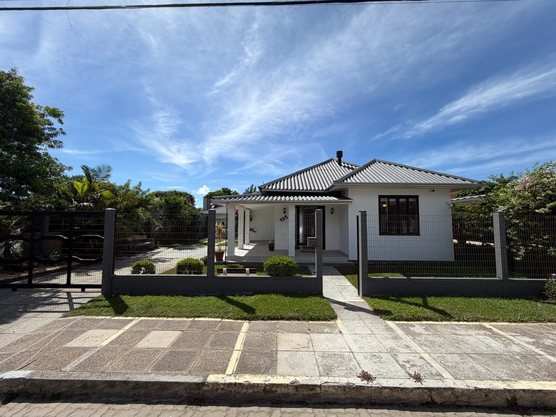 Linda Casa em Atlantida, Localização mais nobre do litoral  : 33ª foto da galeria de imagens do imóvel