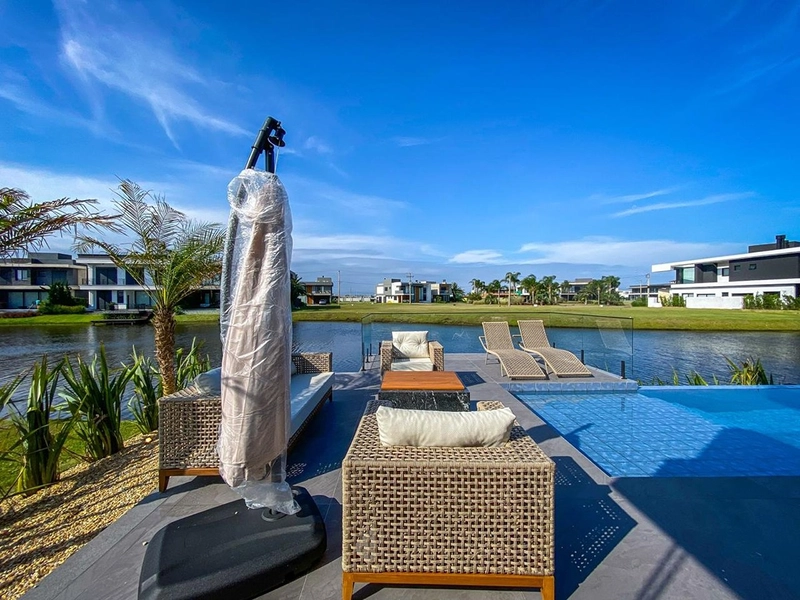 Sobrado com arquitetura uníca em Condomínio Sense!  : 3ª foto da galeria de imagens do imóvel