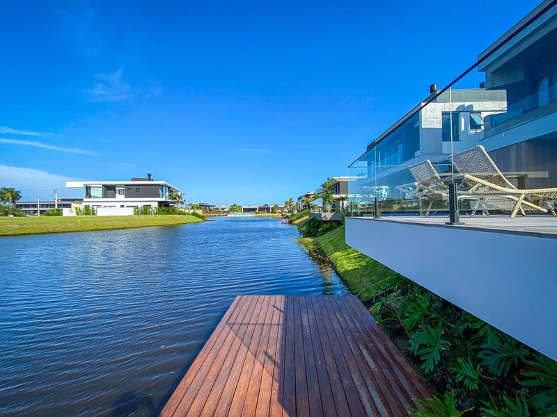 Sobrado com arquitetura uníca em Condomínio Sense!  : 10ª foto da galeria de imagens do imóvel