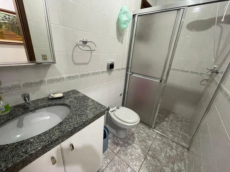 Apartamento terreo á uma quadra da praia : 3ª foto da galeria de imagens do imóvel