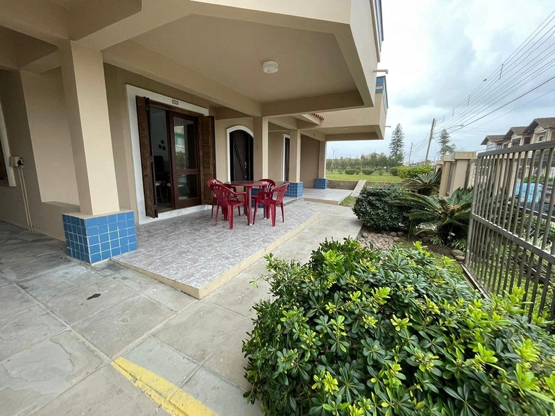 Apartamento terreo á uma quadra da praia : 2ª foto da galeria de imagens do imóvel