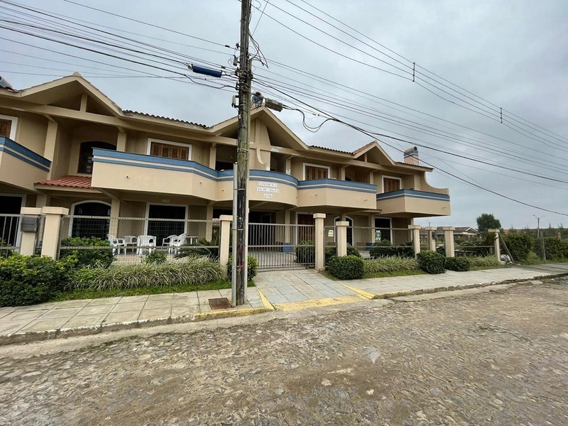 Apartamento terreo á uma quadra da praia : 1ª foto da galeria de imagens do imóvel